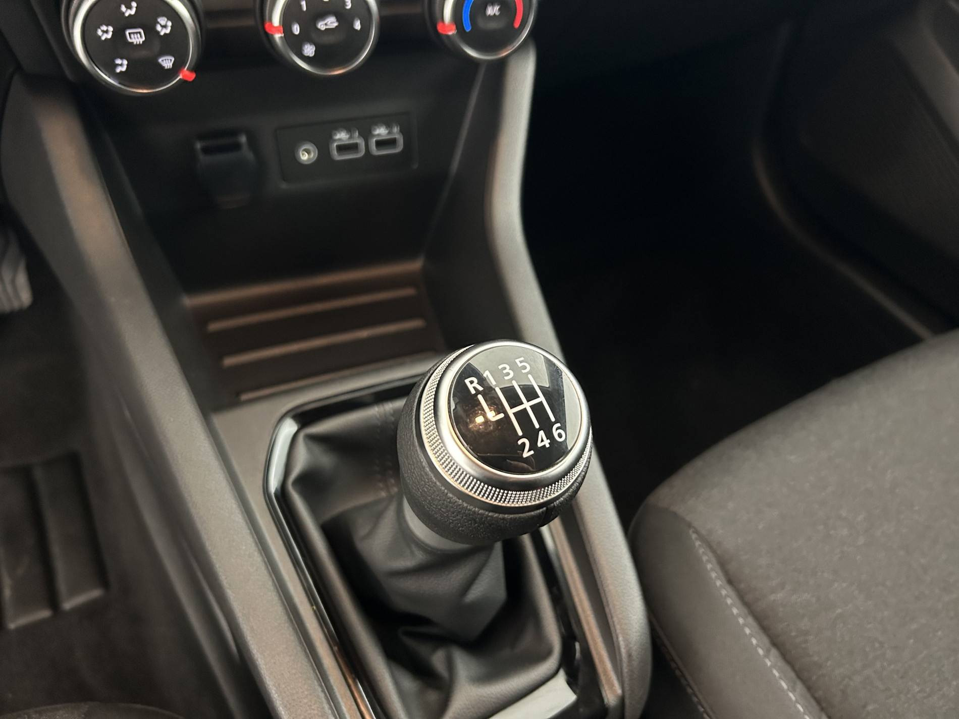 Vente en ligne Renault Clio 5 Clio TCe 90 au prix de 14 990 €