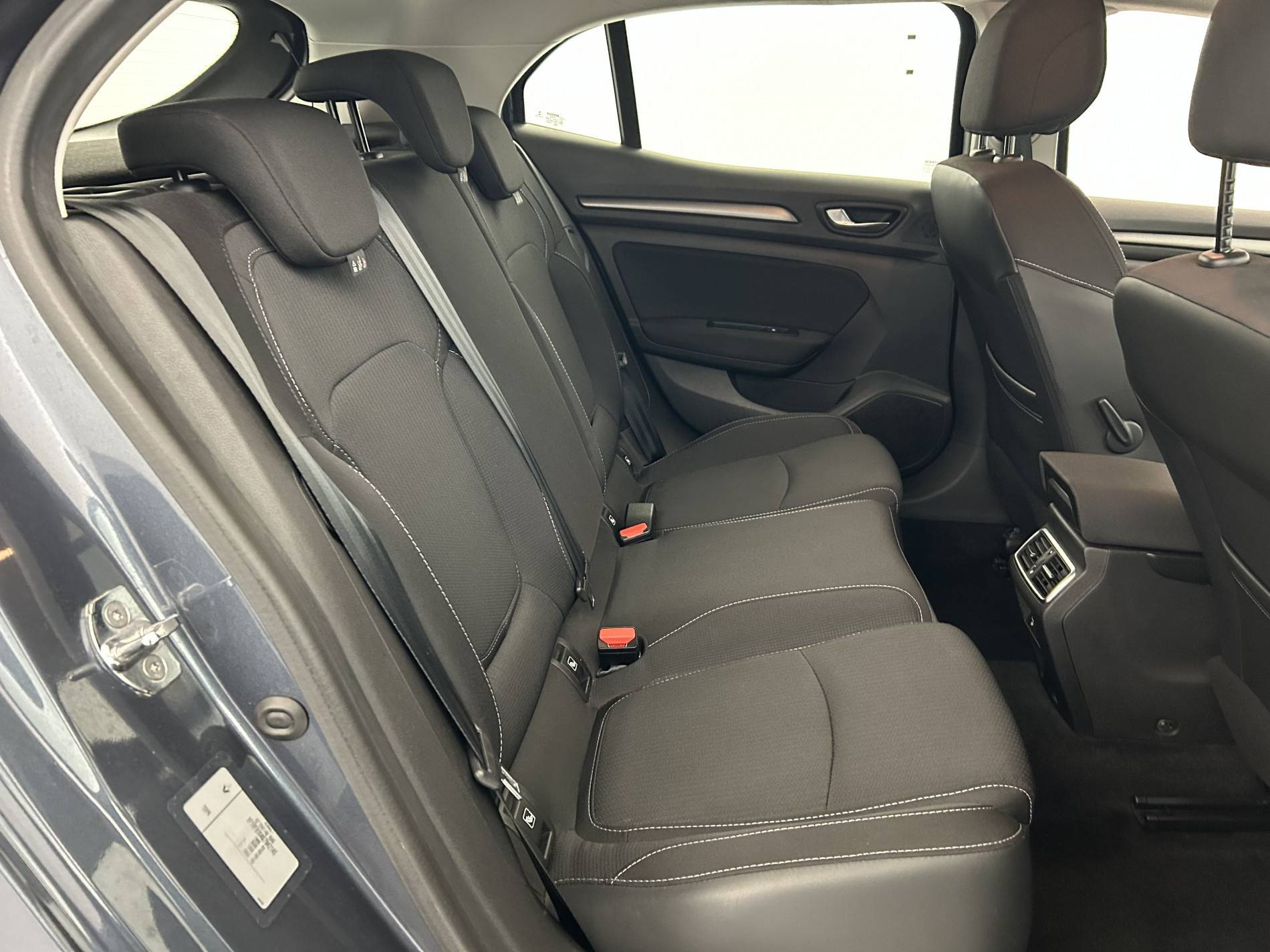 Vente en ligne Renault Megane 4 Mégane IV Berline Blue dCi 115 - 21B au prix de 15 990 €