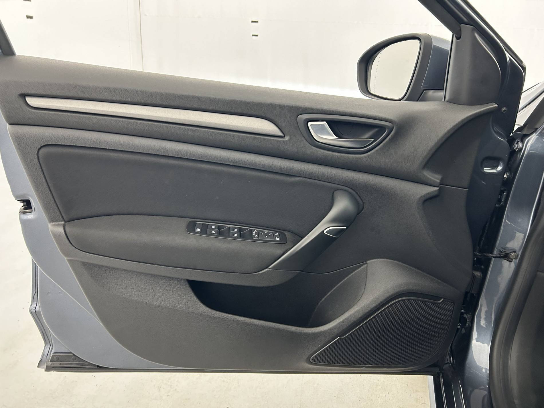 Vente en ligne Renault Megane 4 Mégane IV Berline Blue dCi 115 - 21B au prix de 15 990 €