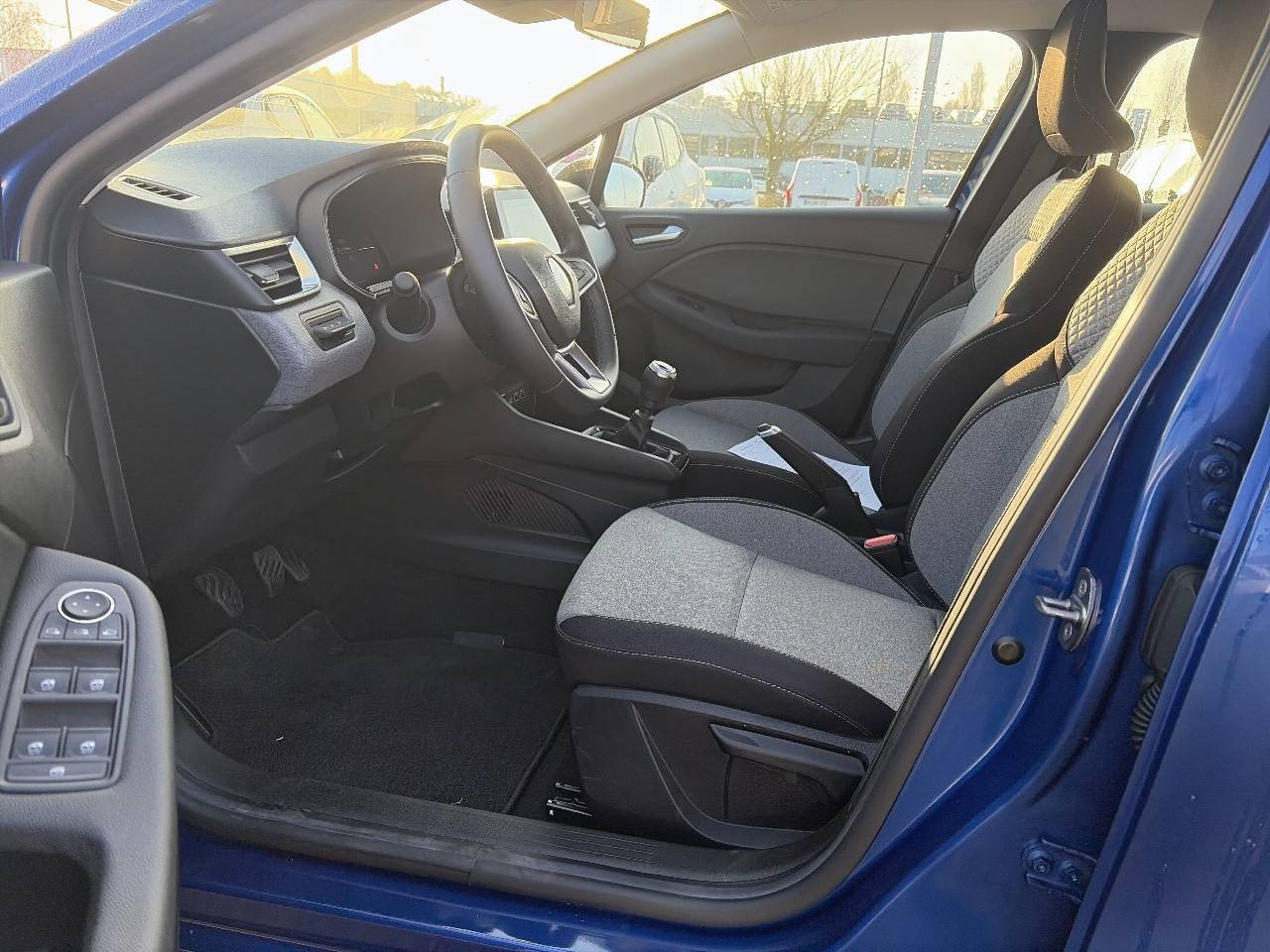 Vente en ligne Renault Clio 5 Clio TCe 90 au prix de 15 990 €