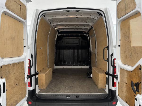 Vente en ligne Renault Master 3 Fourgon MASTER FGN TRAC F3500 L2H2 DCI 135 au prix de 21 590 €