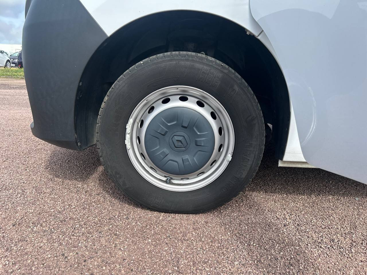 Vente en ligne Renault Master Fourgon MASTER FGN TRAC F3500 L2H2 DCI 135 au prix de 19 890 €