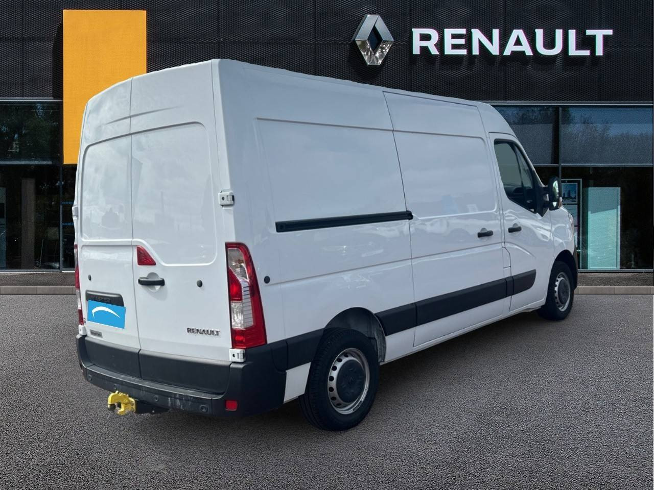 Vente en ligne Renault Master Fourgon MASTER FGN TRAC F3500 L2H2 DCI 135 au prix de 19 890 €