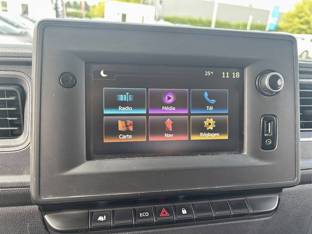 Vente en ligne Renault Master Fourgon MASTER FGN TRAC F3500 L2H2 DCI 135 au prix de 19 890 €