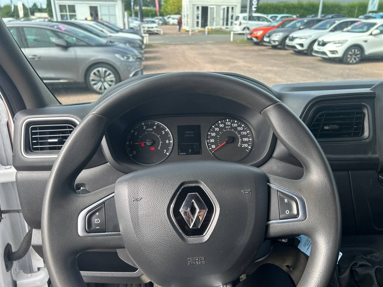 Vente en ligne Renault Master Fourgon MASTER FGN TRAC F3500 L2H2 DCI 135 au prix de 19 890 €