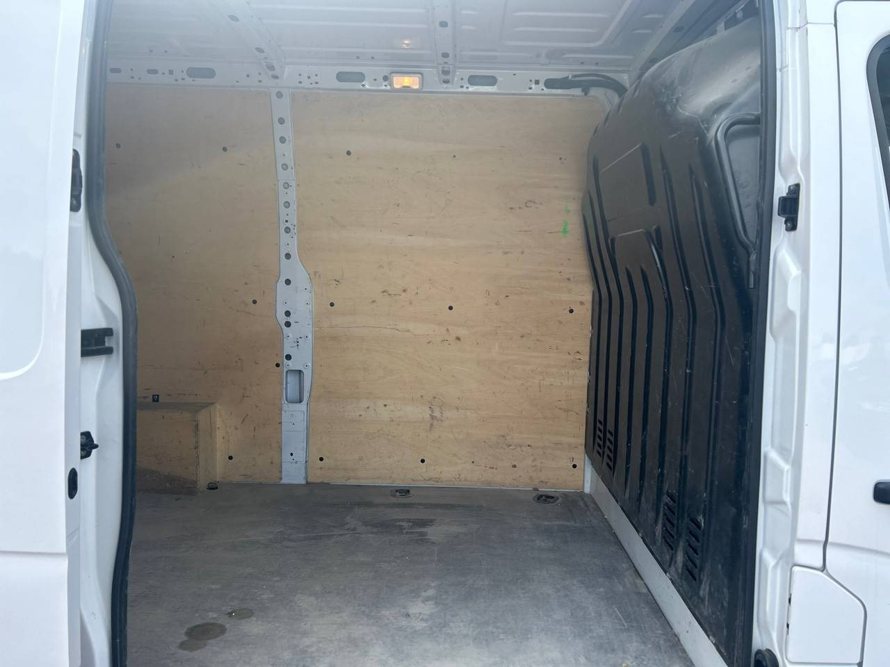 Vente en ligne Renault Master Fourgon MASTER FGN TRAC F3500 L2H2 DCI 135 au prix de 19 890 €