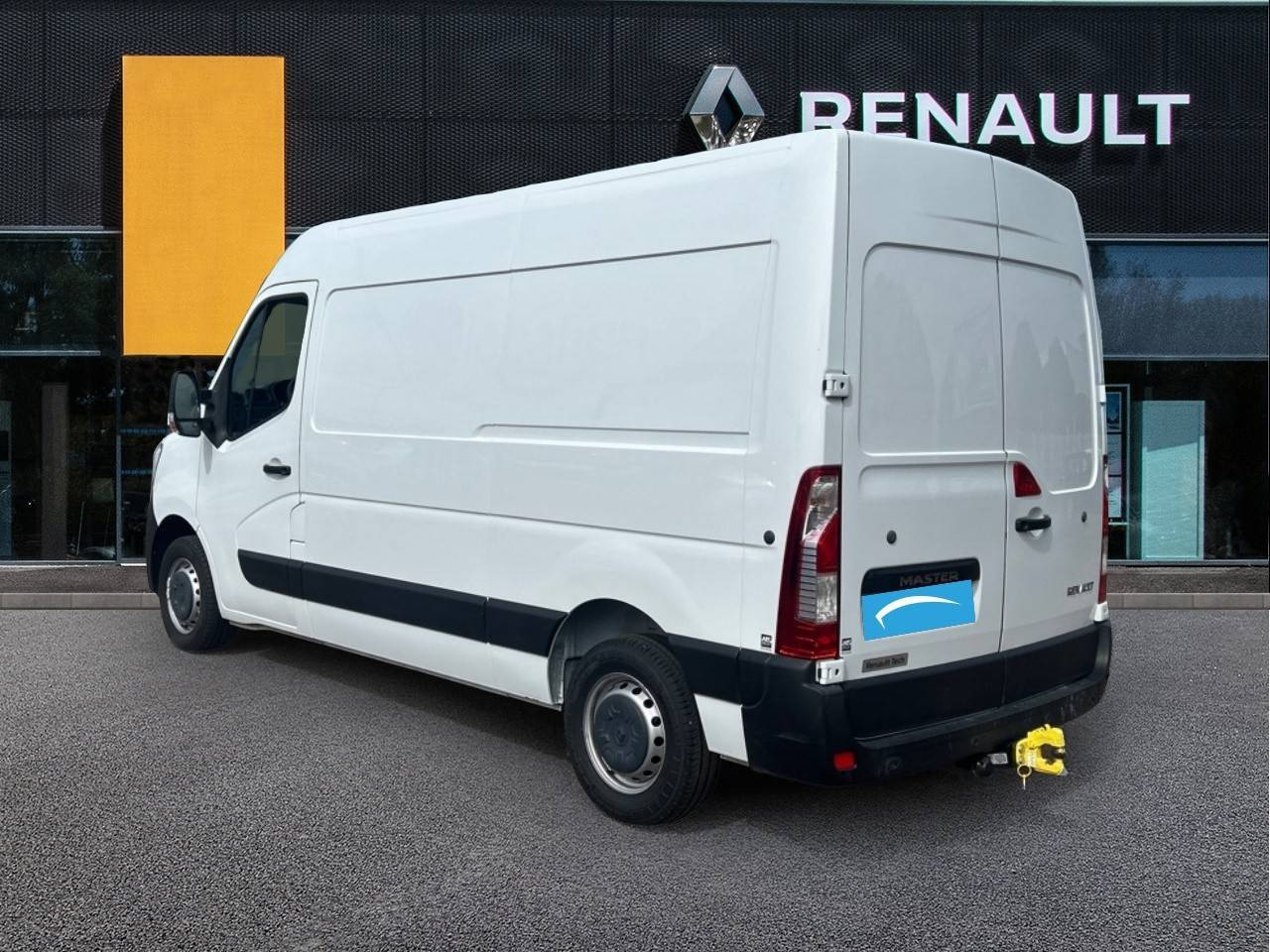 Vente en ligne Renault Master Fourgon MASTER FGN TRAC F3500 L2H2 DCI 135 au prix de 19 890 €
