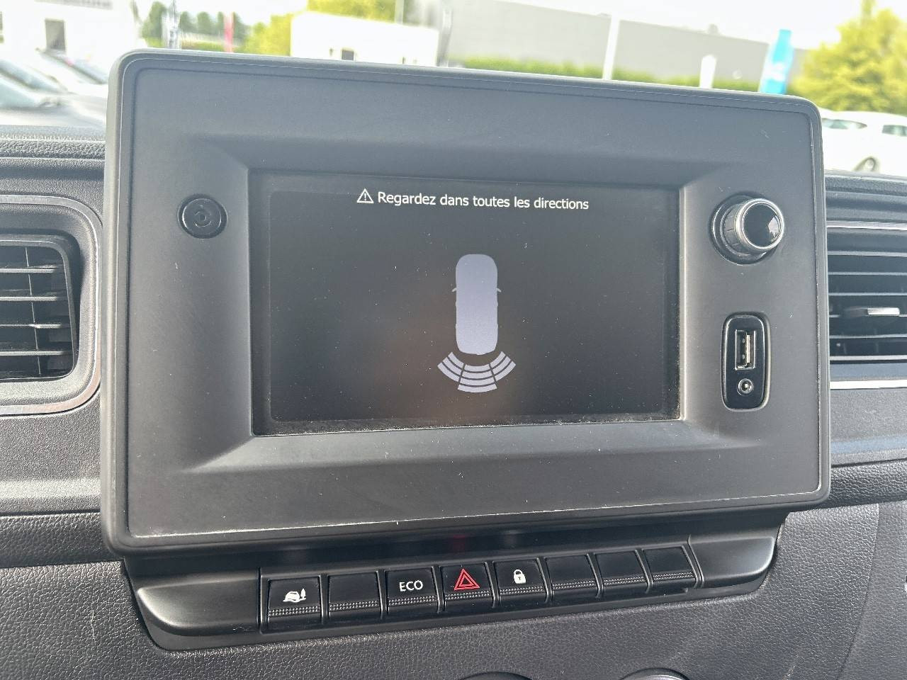 Vente en ligne Renault Master Fourgon MASTER FGN TRAC F3500 L2H2 DCI 135 au prix de 19 890 €