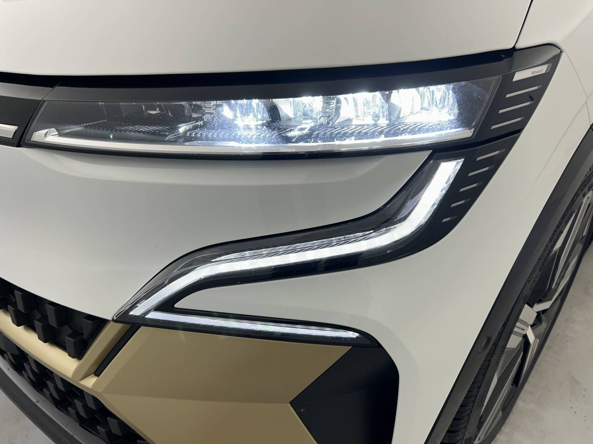 Vente en ligne Renault Megane E-Tech  EV60 220 ch super charge au prix de 20 490 €