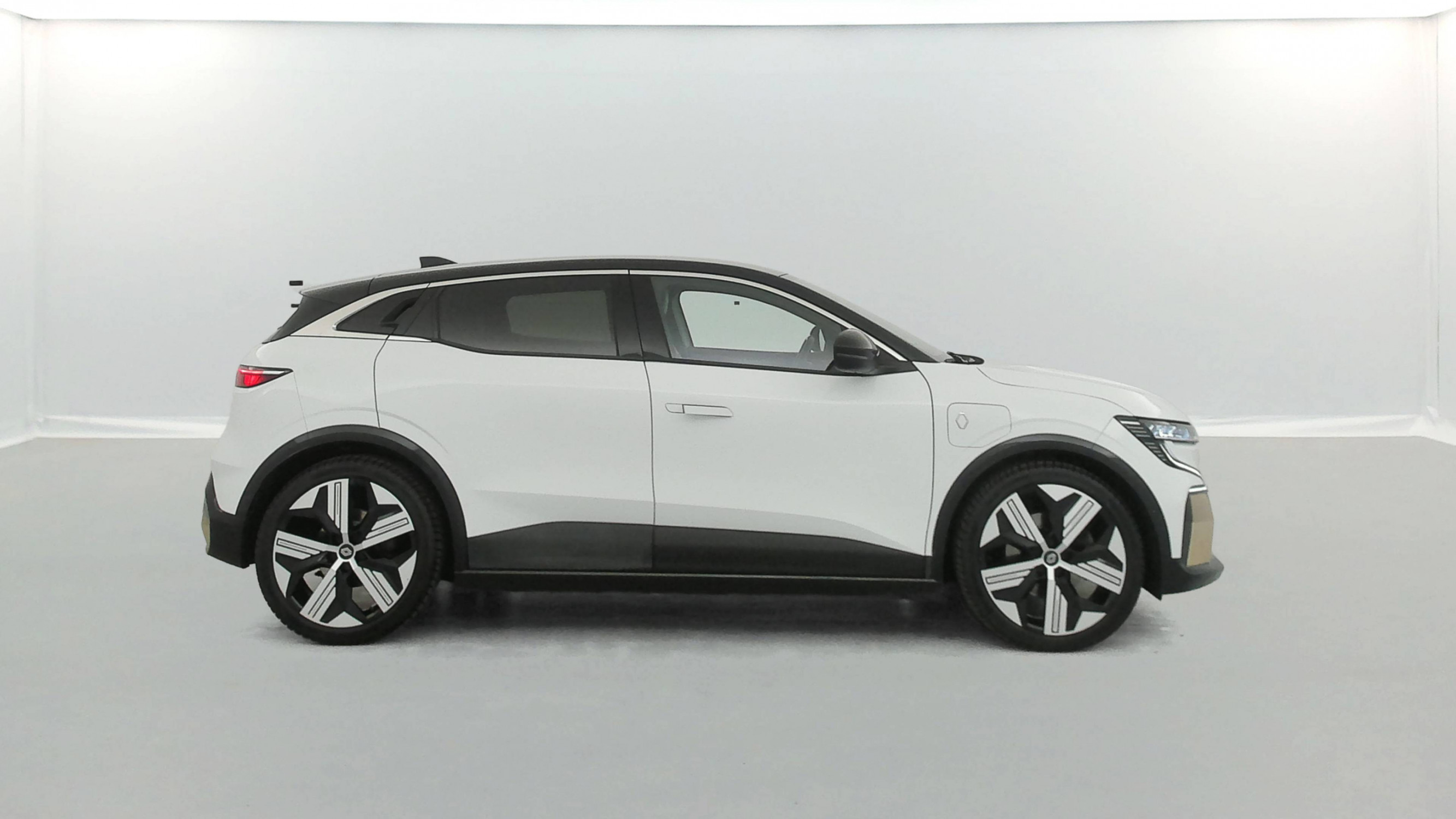 Vente en ligne Renault Megane E-Tech  EV60 220 ch super charge au prix de 20 490 €