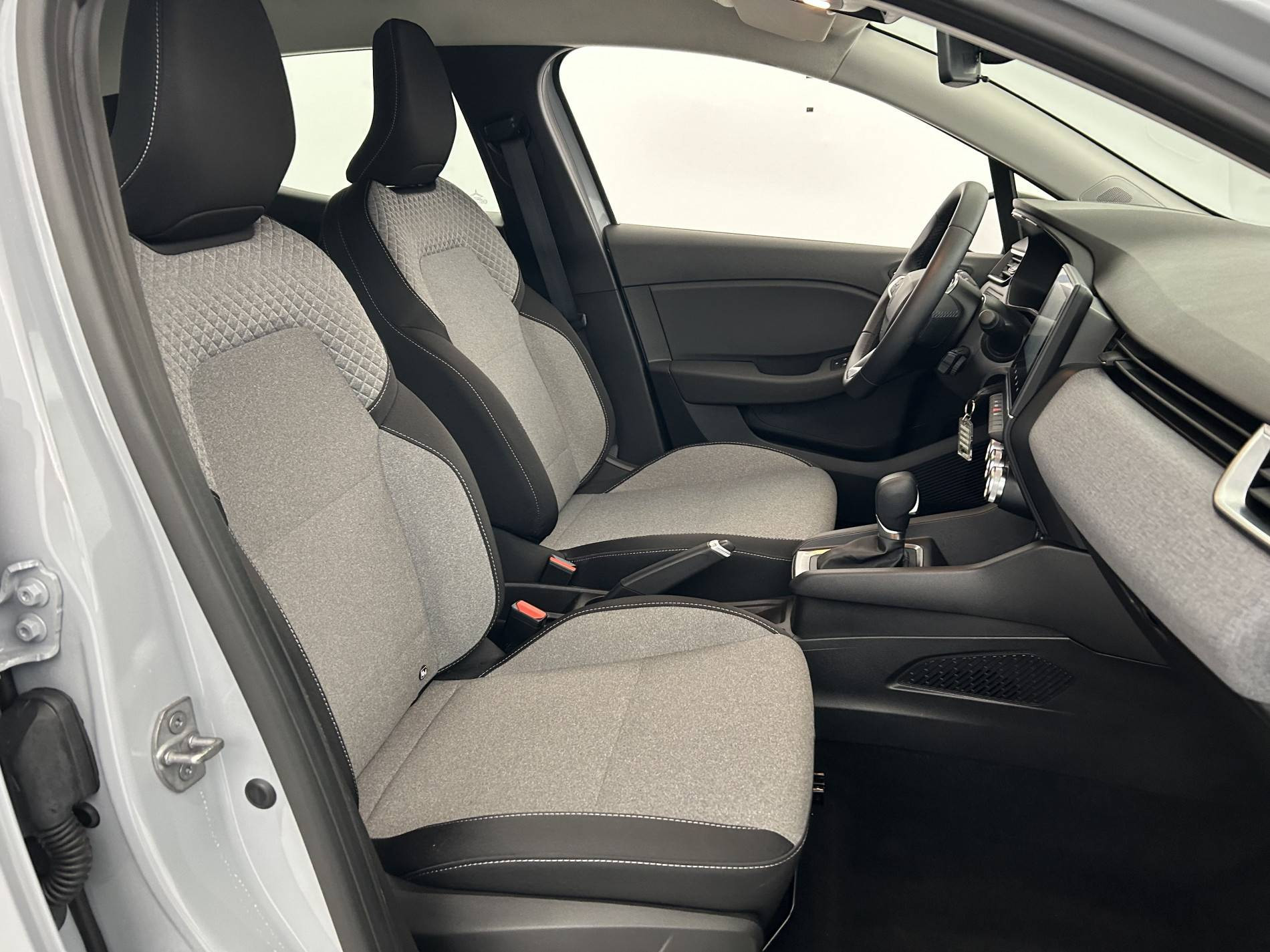 Vente en ligne Renault Clio 5 Clio E-Tech full hybrid 145 ch GSR2 au prix de 20 990 €