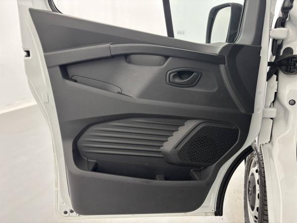 Vente en ligne Renault Trafic 3 Fourgon TRAFIC FGN L1H1 2800 KG BLUE DCI 110 au prix de 20 590 €