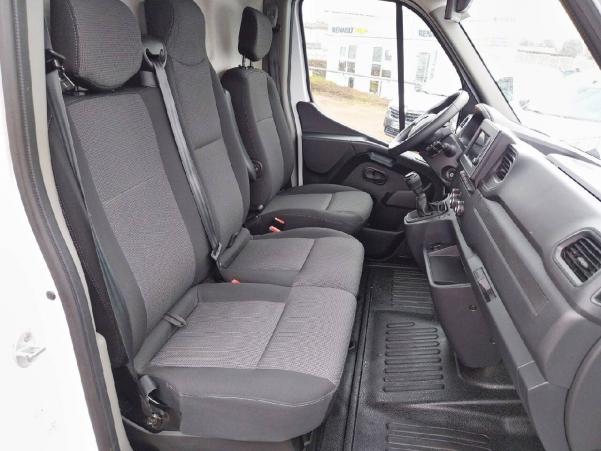 Vente en ligne Renault Master 3 Fourgon MASTER FGN TRAC F3300 L2H2 BLUE DCI 135 au prix de 27 900 €