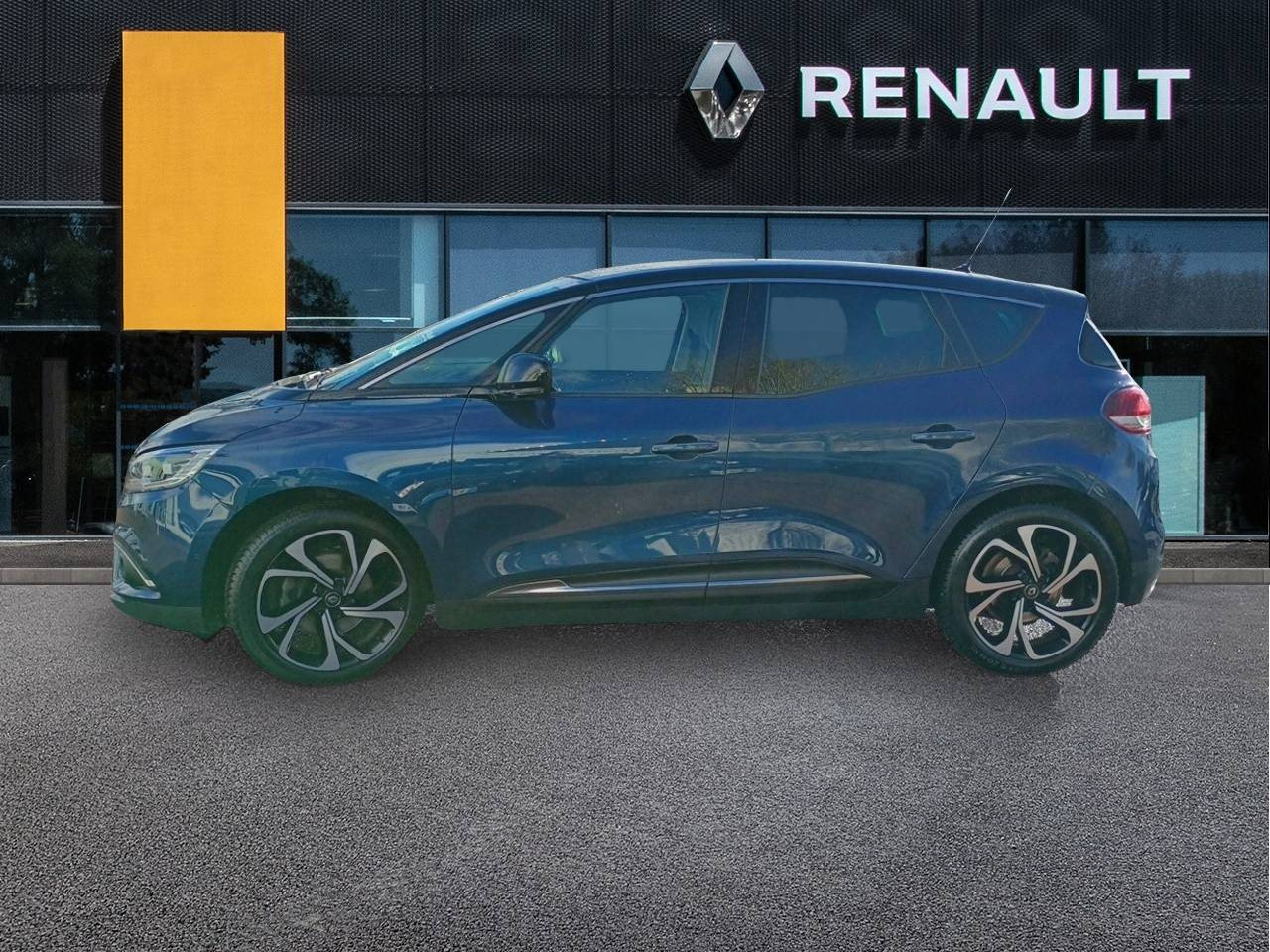 Vente en ligne Renault Scenic 4 Scenic Blue dCi 120 au prix de 15 990 €