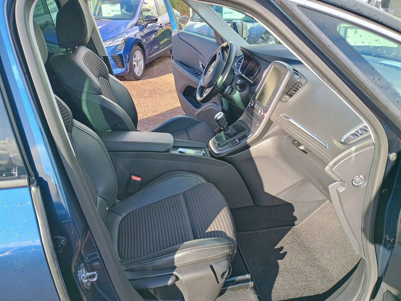 Vente en ligne Renault Scenic 4 Scenic Blue dCi 120 au prix de 15 990 €