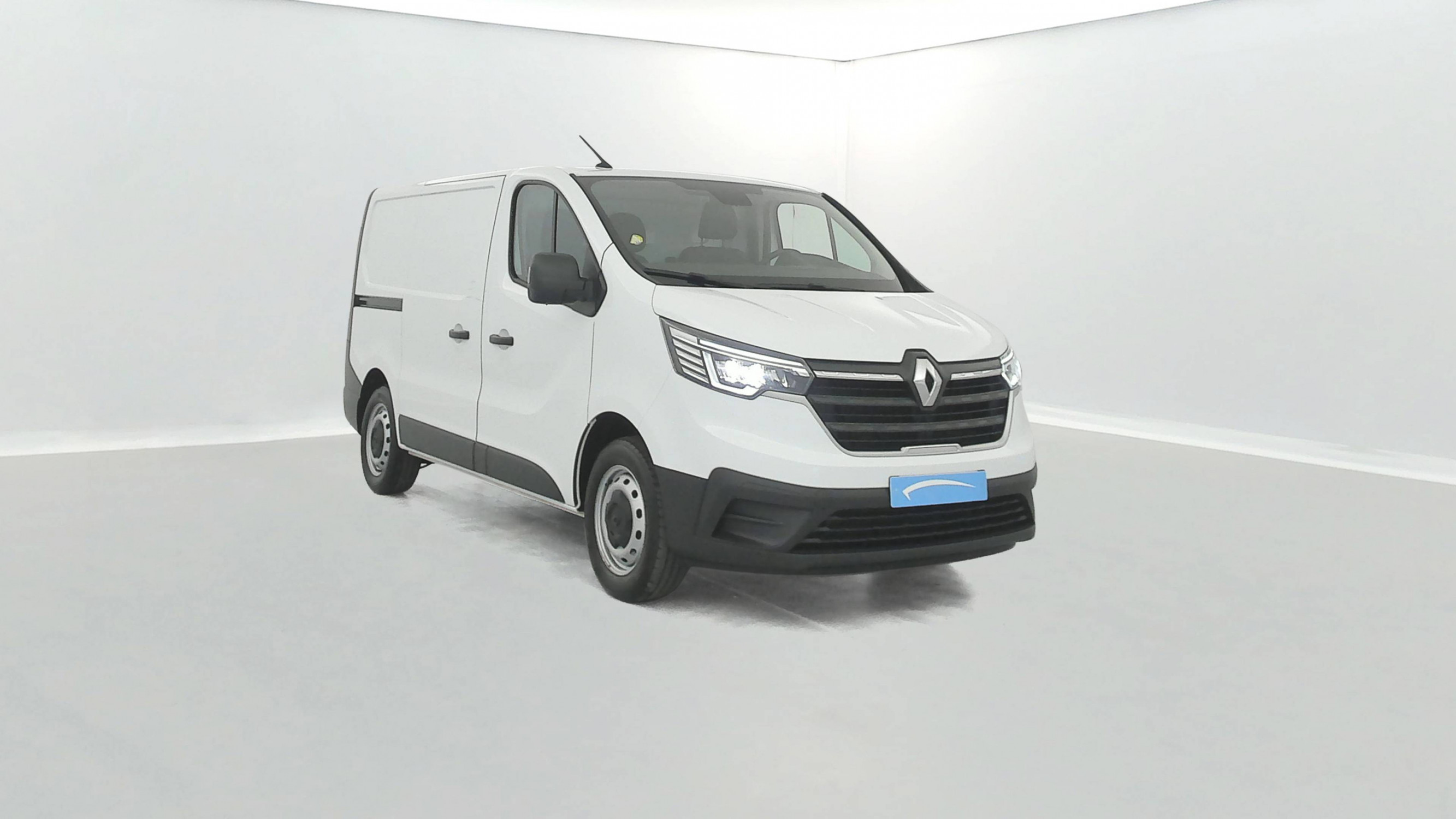 Vente en ligne Renault Trafic 3 Fourgon TRAFIC FGN L1H1 3000 KG BLUE DCI 130 au prix de 24 990 €