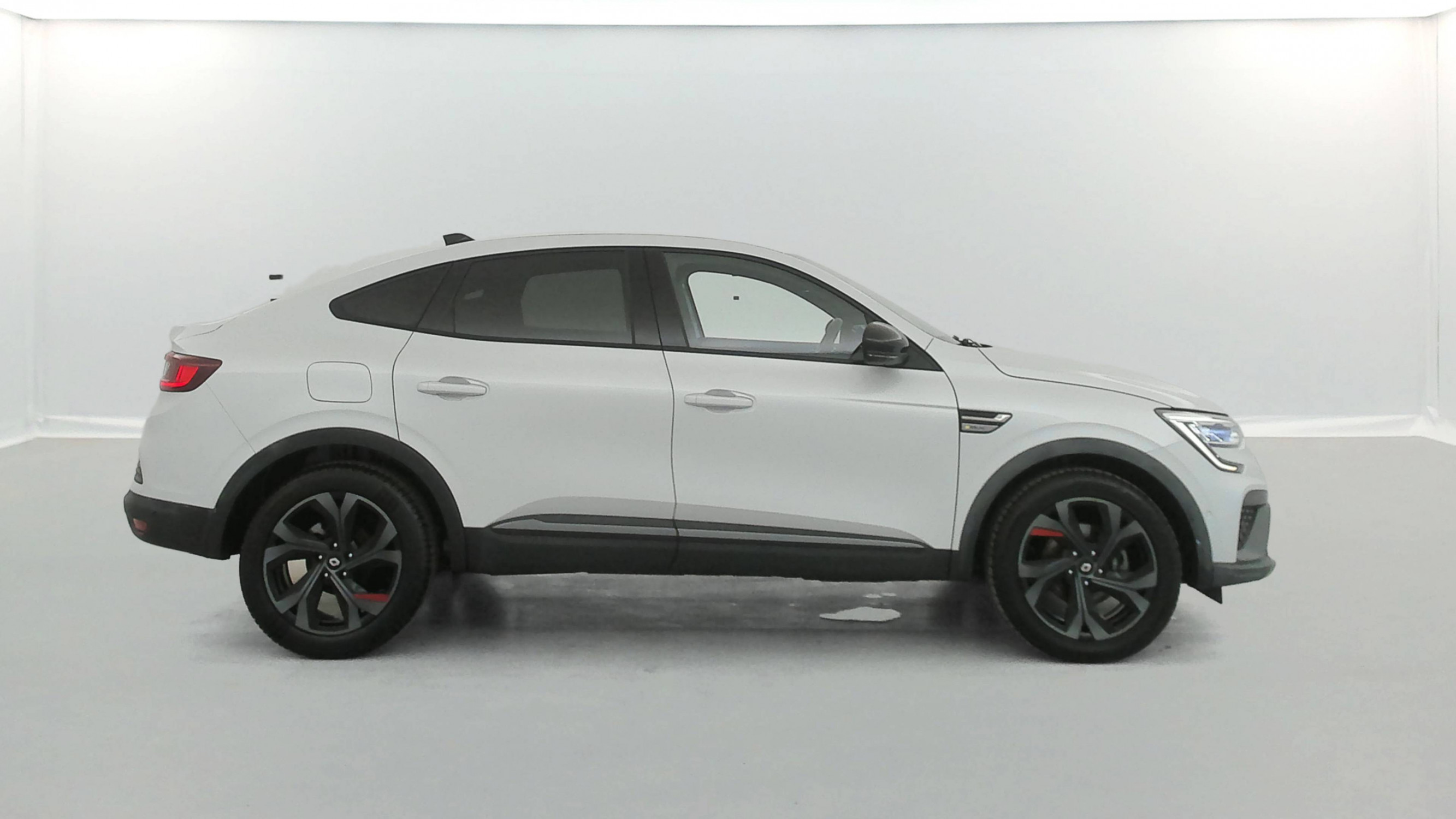 Vente en ligne Renault Arkana  E-Tech 145 - 21B au prix de 21 490 €