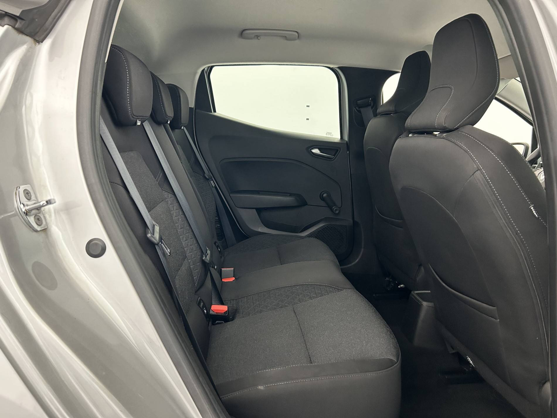 Vente en ligne Renault Clio 5 Clio E-Tech 140 - 21 au prix de 13 790 €