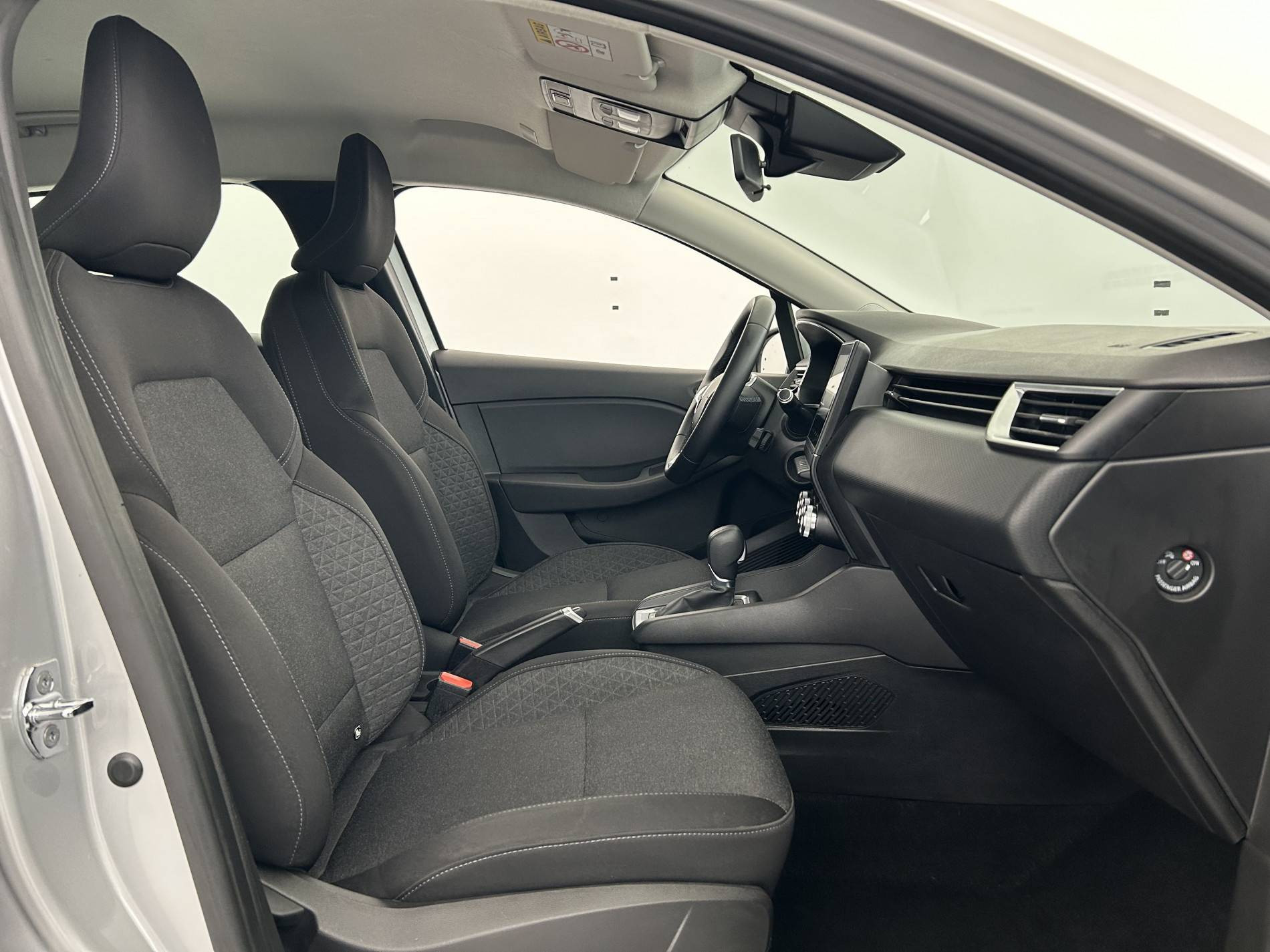 Vente en ligne Renault Clio 5 Clio E-Tech 140 - 21 au prix de 13 790 €