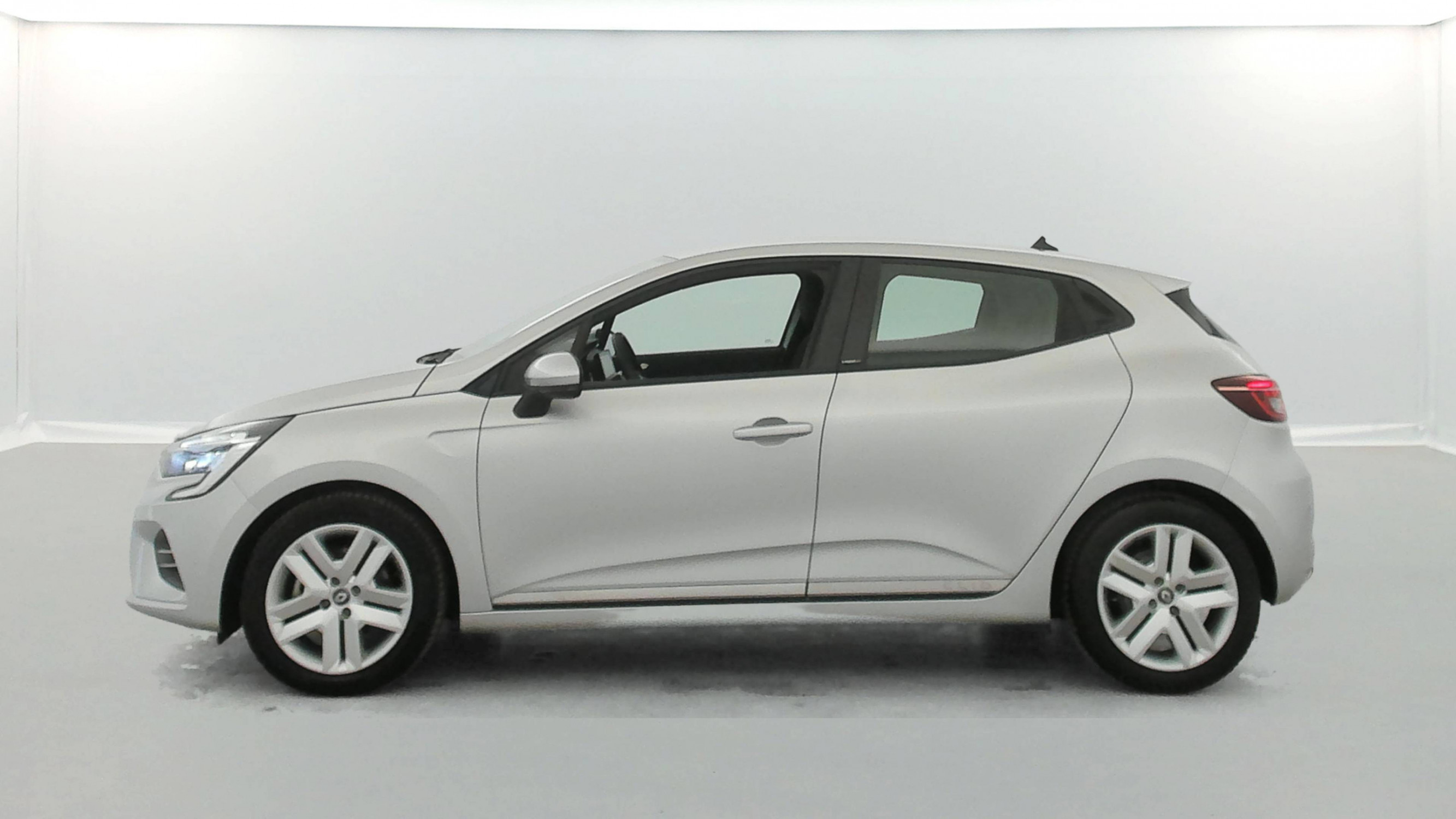 Vente en ligne Renault Clio 5 Clio E-Tech 140 - 21 au prix de 13 790 €