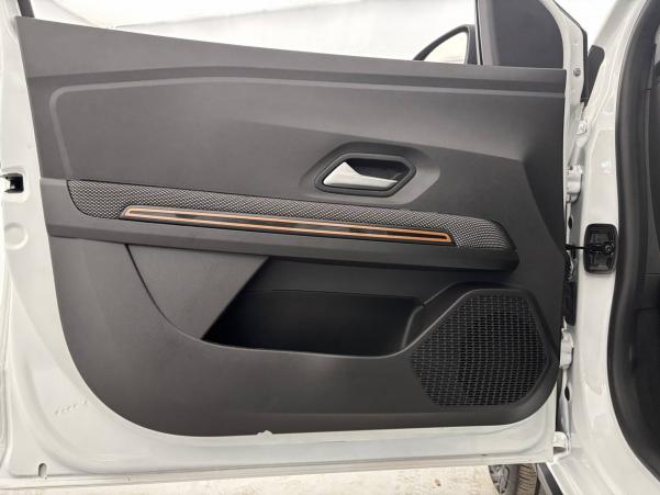 Vente en ligne Dacia Sandero  TCe 90 au prix de 15 990 €