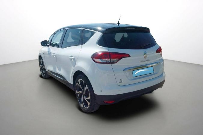 Vente en ligne Renault Scenic 4 Scenic TCe 140 FAP EDC au prix de 17 990 €