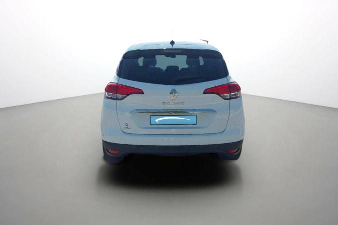 Vente en ligne Renault Scenic 4 Scenic TCe 140 FAP EDC au prix de 17 990 €