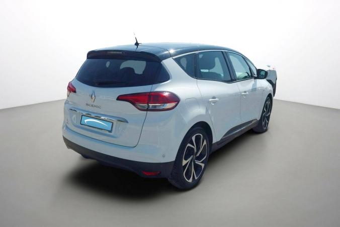 Vente en ligne Renault Scenic 4 Scenic TCe 140 FAP EDC au prix de 17 990 €