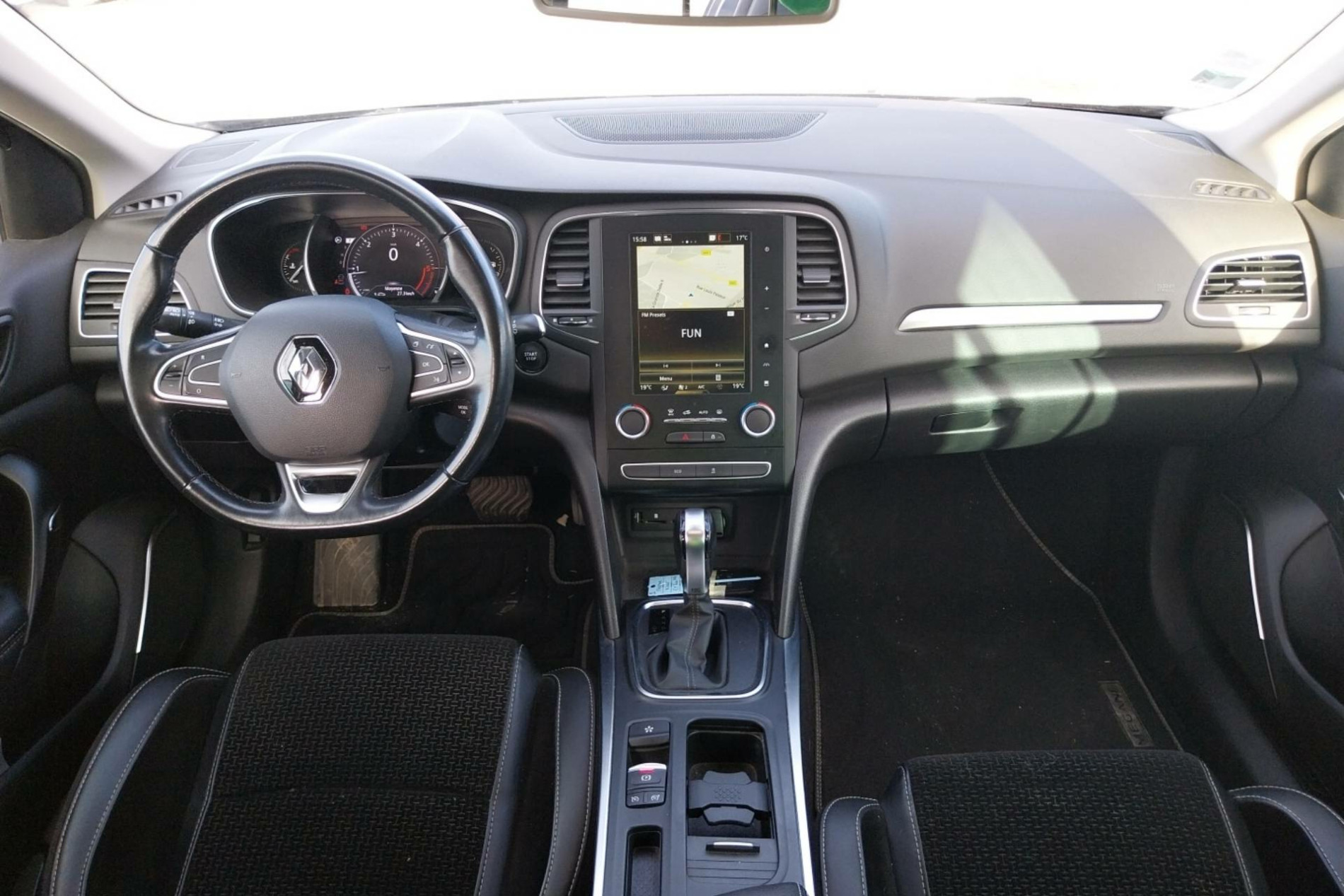 Vente en ligne Renault Megane 4 Mégane IV Berline dCi 165 Energy EDC au prix de 15 990 €