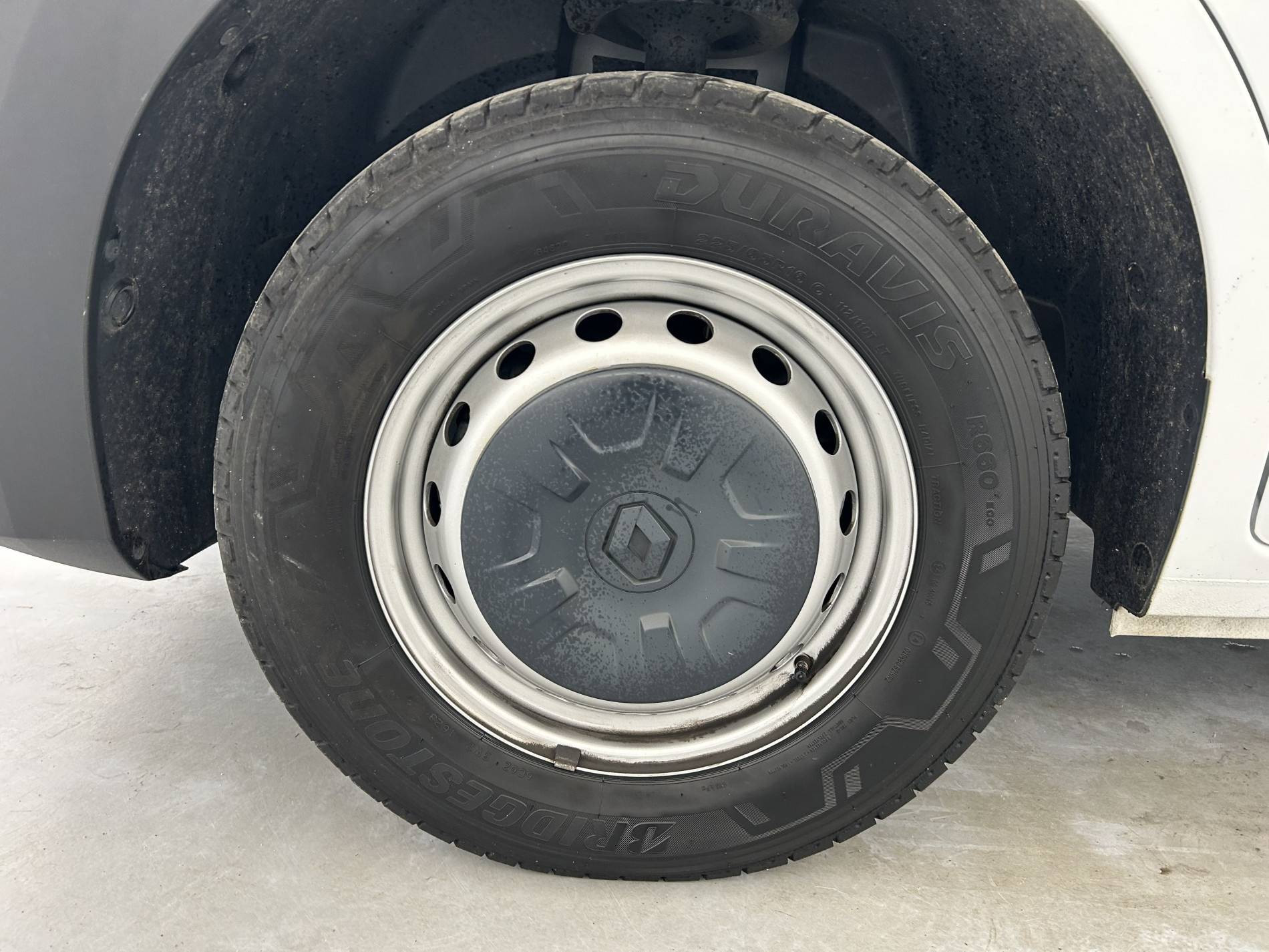 Vente en ligne Renault Master Fourgon MASTER FGN TRAC F3500 L2H2 BLUE DCI 135 au prix de 27 390 €