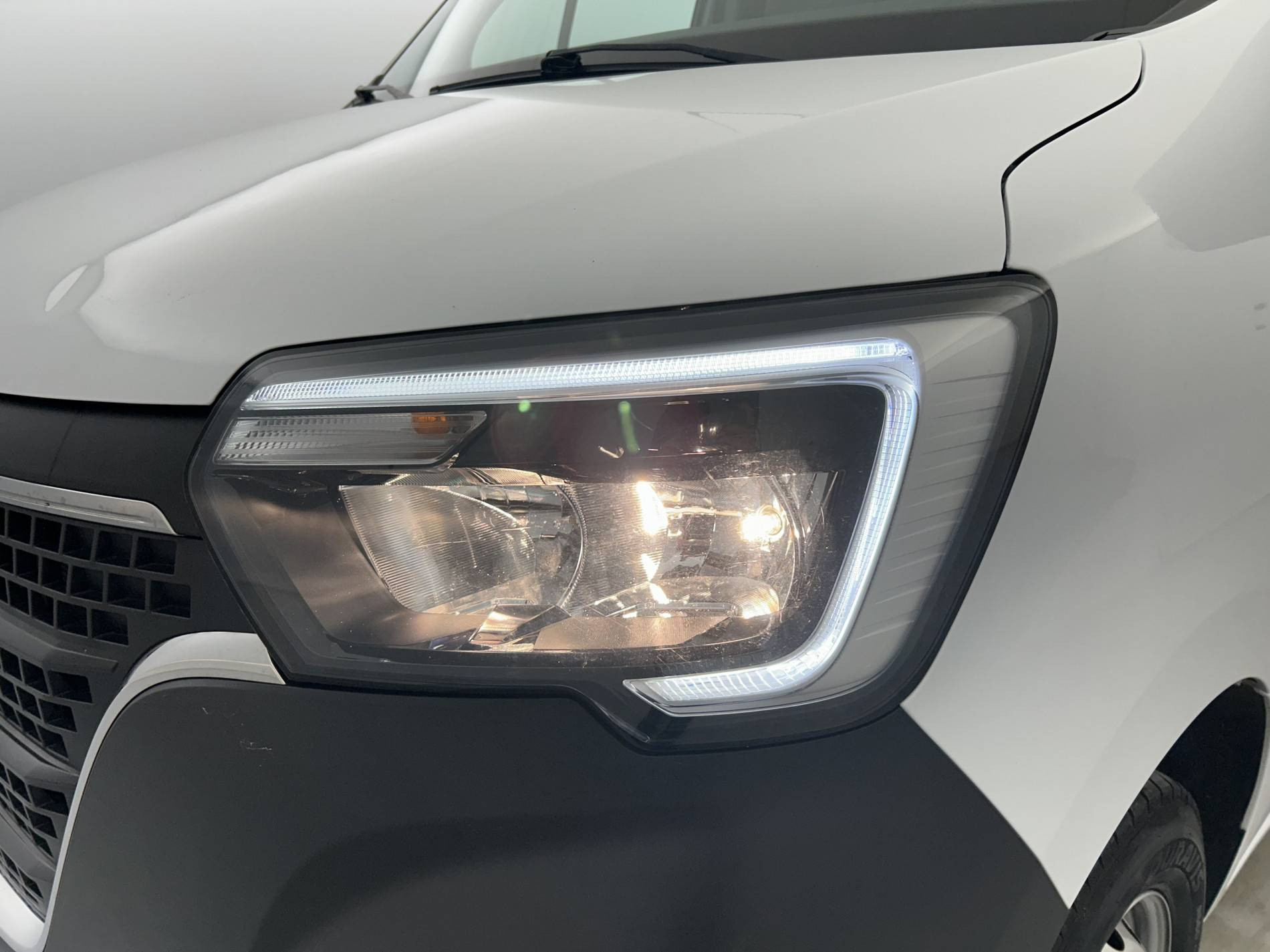 Vente en ligne Renault Master Fourgon MASTER FGN TRAC F3500 L2H2 BLUE DCI 135 au prix de 27 390 €