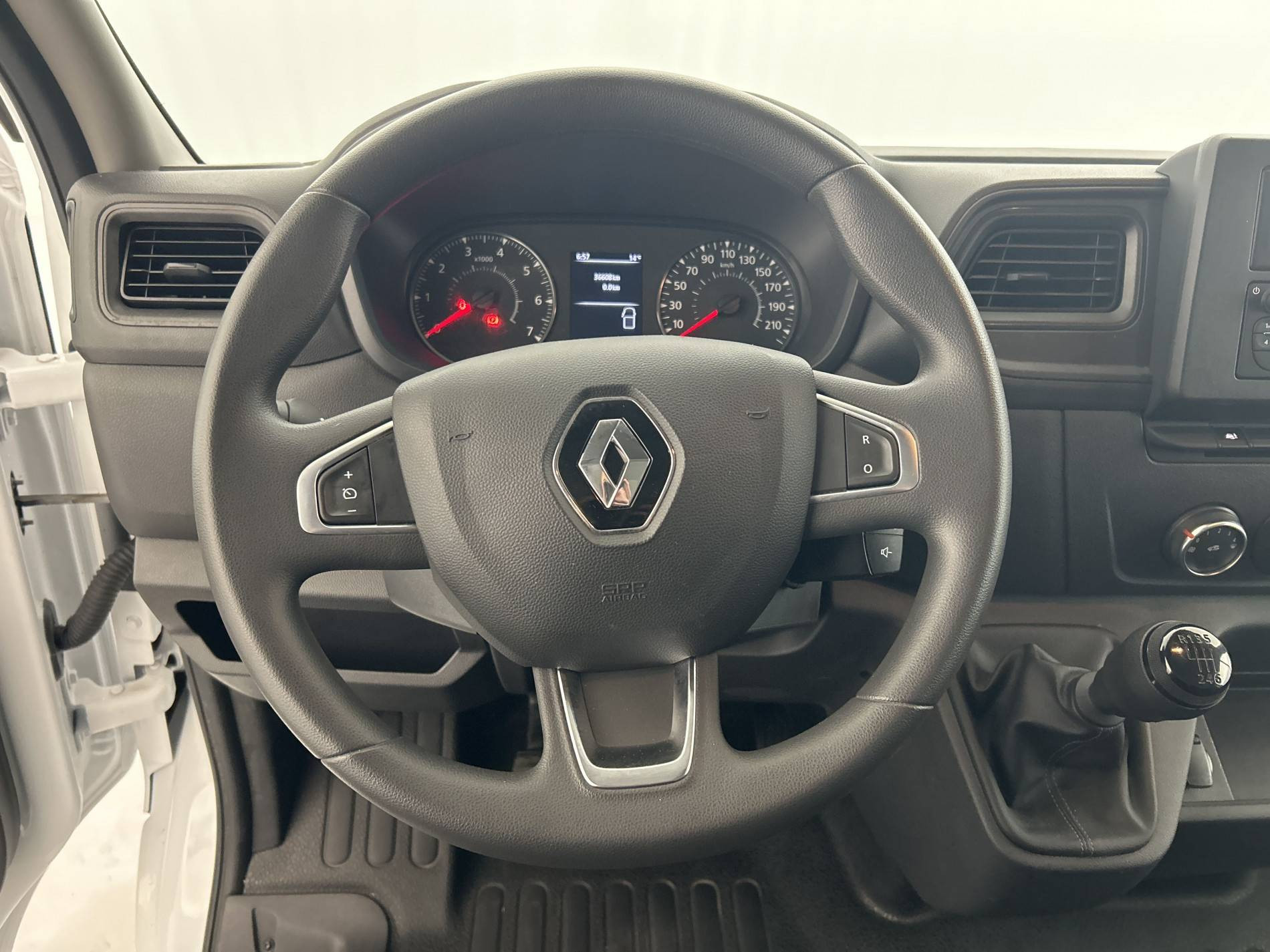 Vente en ligne Renault Master Fourgon MASTER FGN TRAC F3500 L2H2 BLUE DCI 135 au prix de 27 390 €