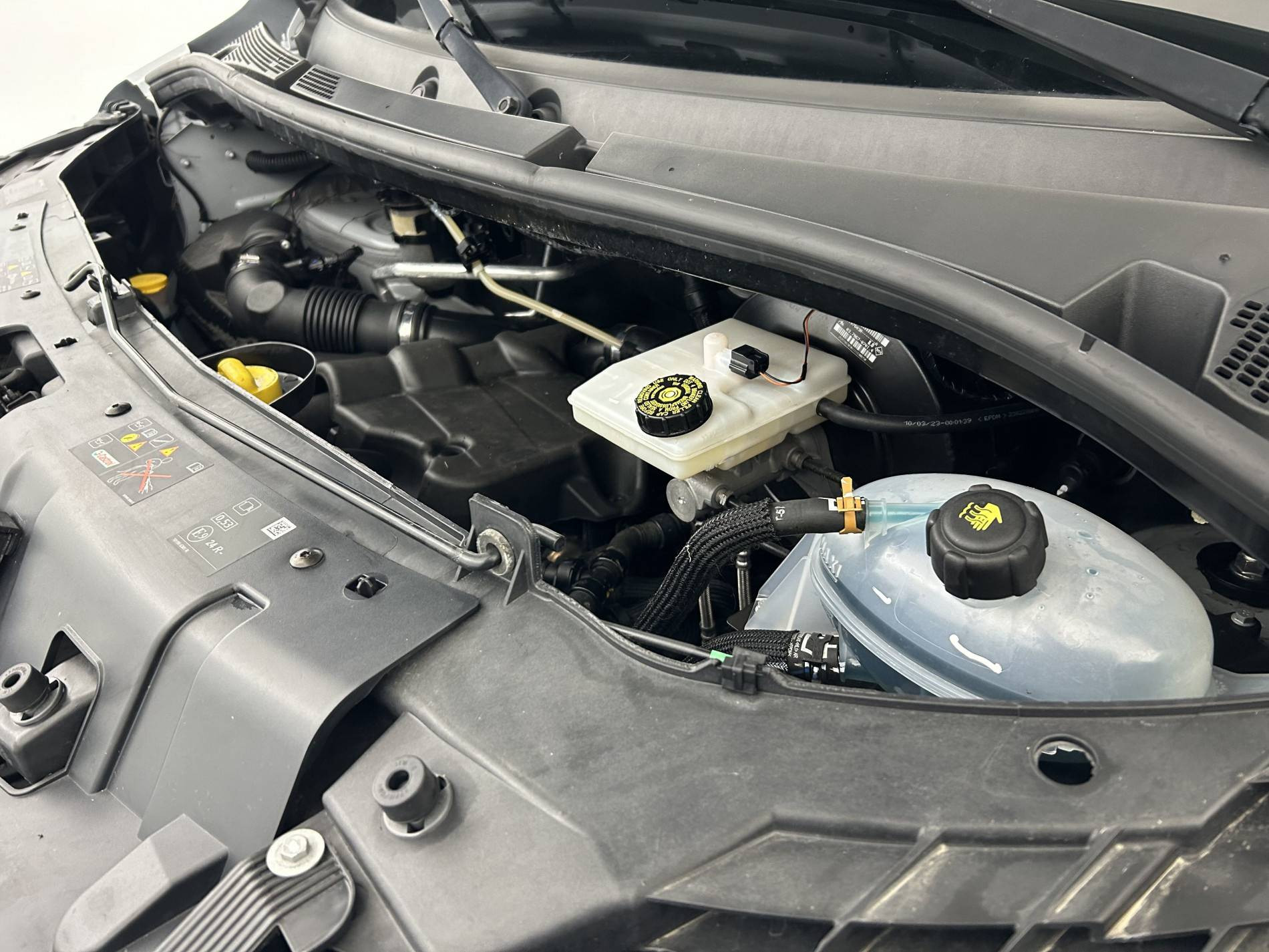 Vente en ligne Renault Master Fourgon MASTER FGN TRAC F3500 L2H2 BLUE DCI 135 au prix de 27 390 €