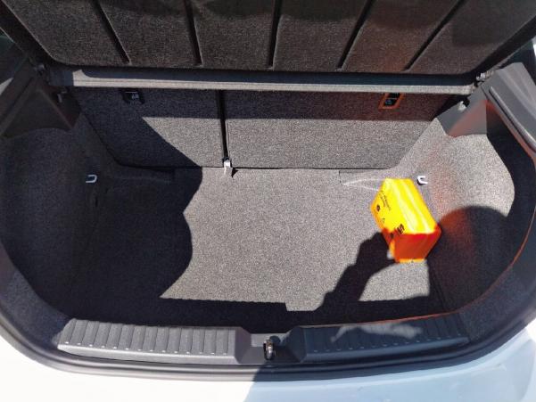 Vente en ligne Seat Ibiza  1.0 MPI 80 ch S/S BVM5 au prix de 14 590 €