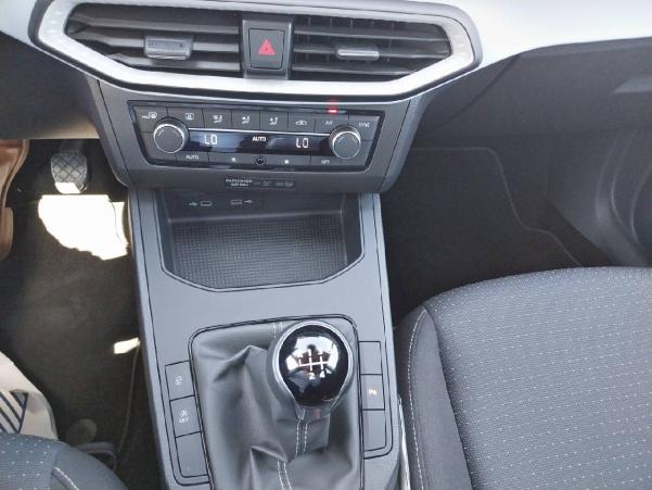 Vente en ligne Seat Ibiza  1.0 MPI 80 ch S/S BVM5 au prix de 14 590 €