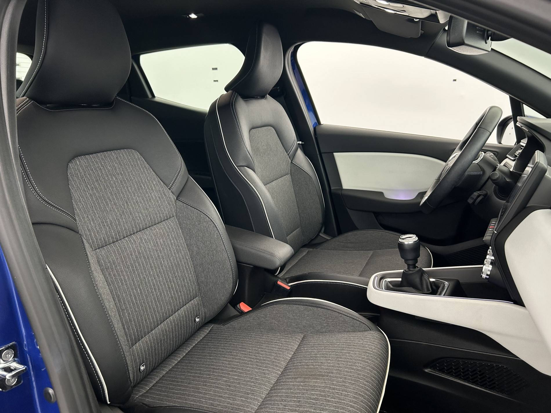 Vente en ligne Renault Clio 5 Clio TCe 90 - 21N au prix de 13 990 €