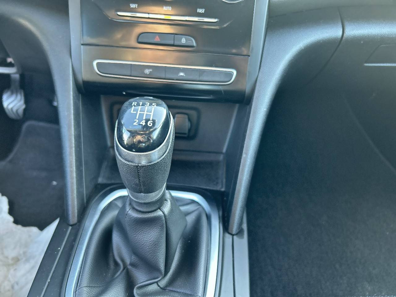 Vente en ligne Renault Megane 4 Mégane IV Berline Blue dCi 115 - 21N au prix de 15 990 €