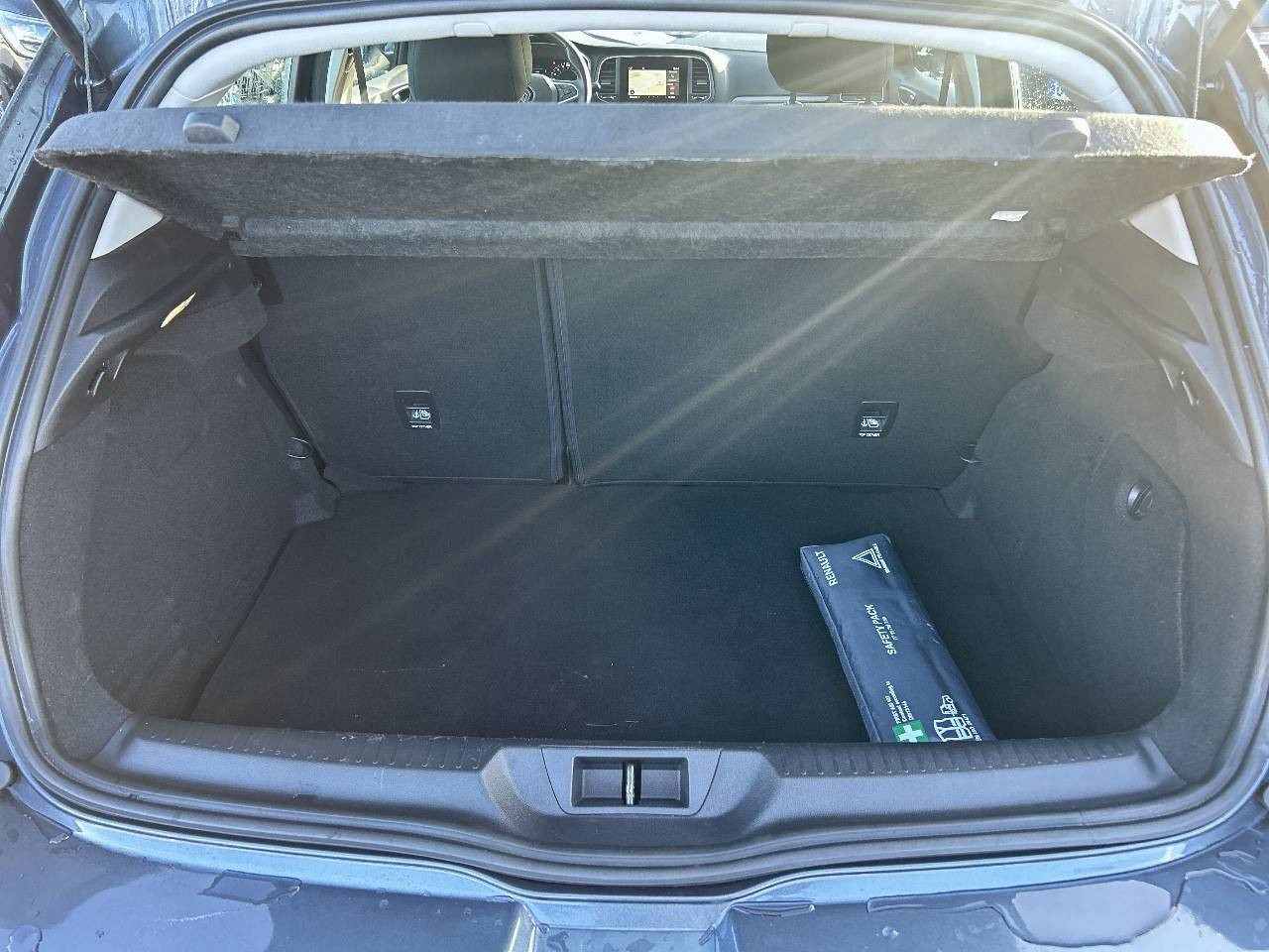 Vente en ligne Renault Megane 4 Mégane IV Berline Blue dCi 115 - 21N au prix de 15 990 €