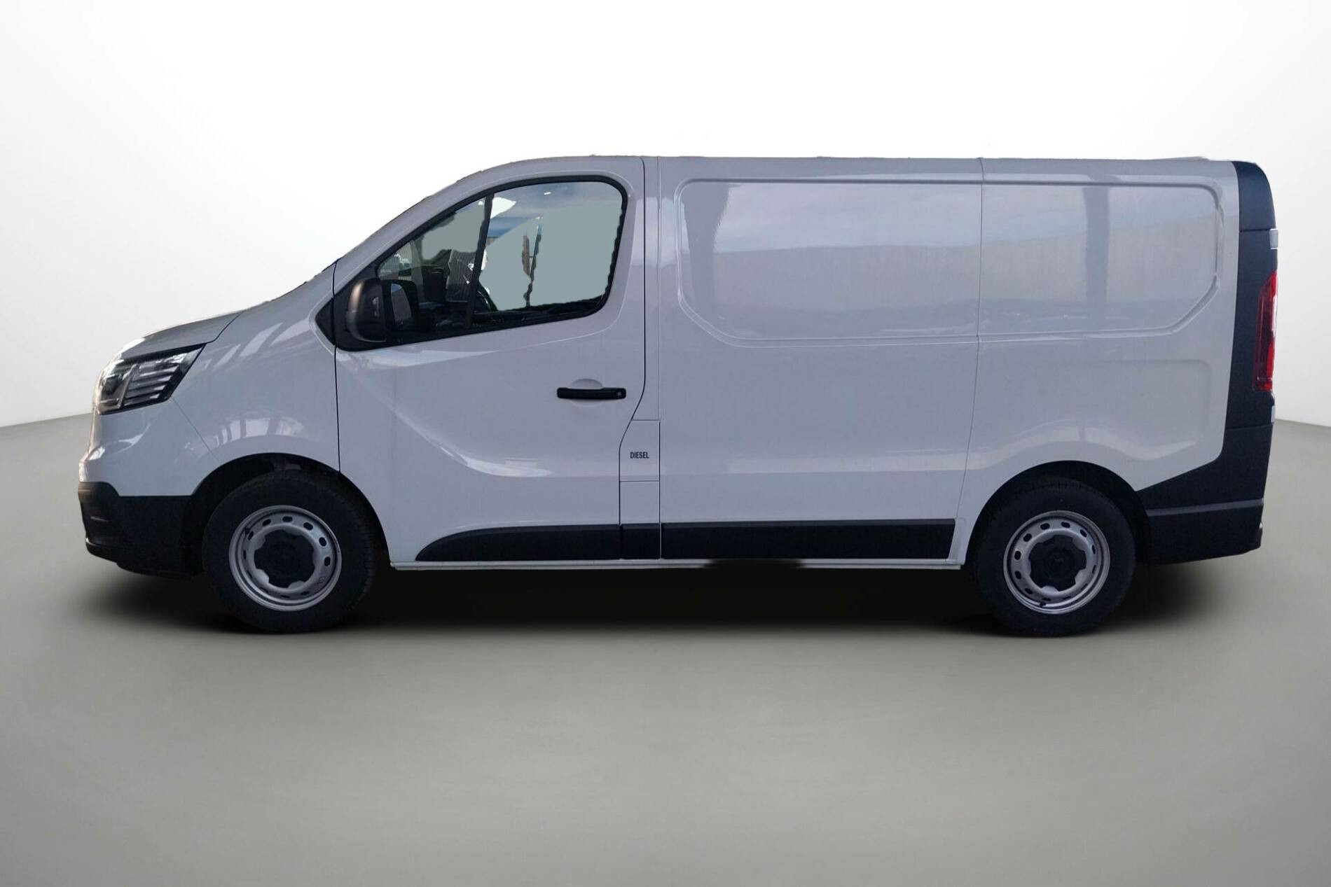 Vente en ligne Renault Trafic 3 Fourgon TRAFIC FGN L1H1 3000 KG BLUE DCI 130 au prix de 24 990 €