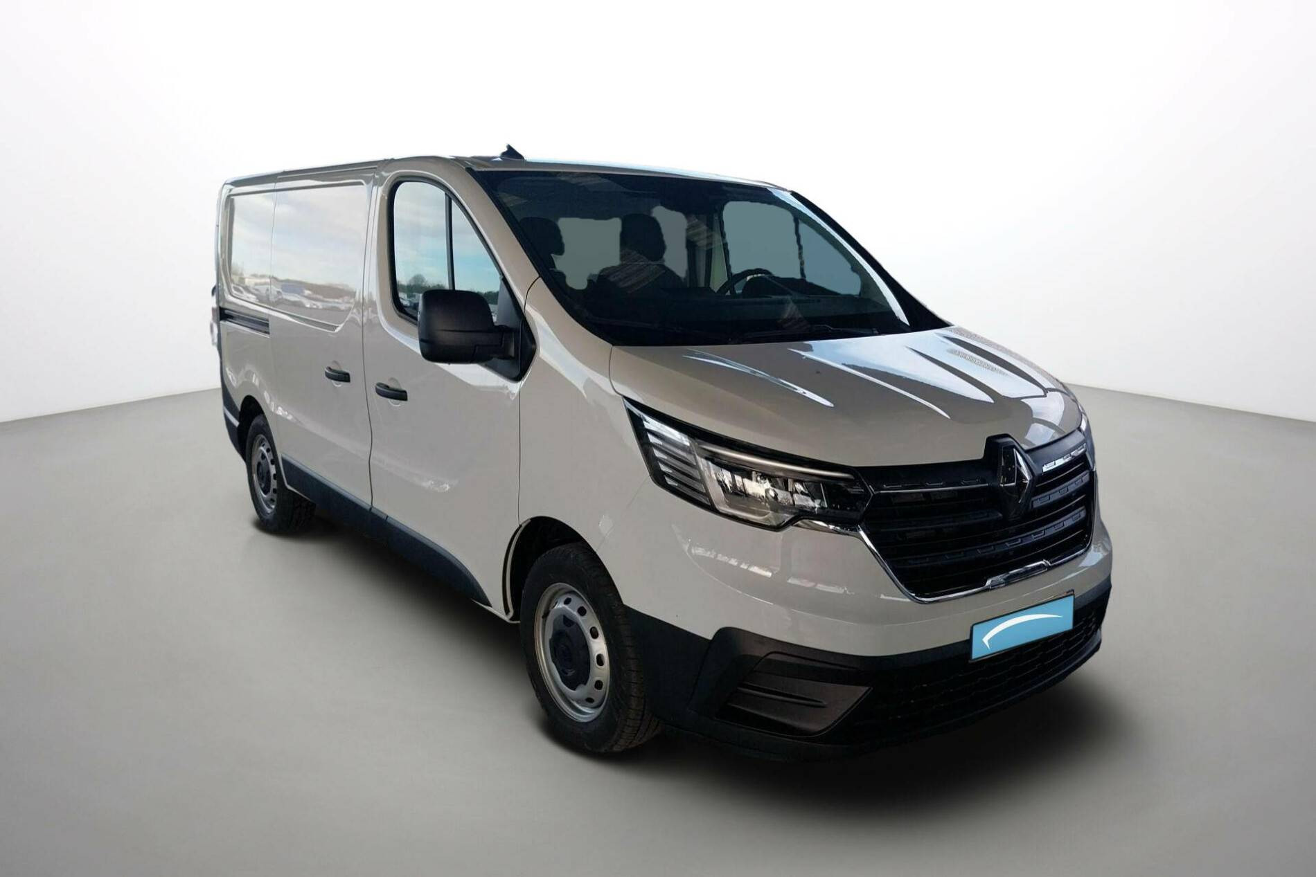 Vente en ligne Renault Trafic 3 Fourgon TRAFIC FGN L1H1 3000 KG BLUE DCI 130 au prix de 24 990 €