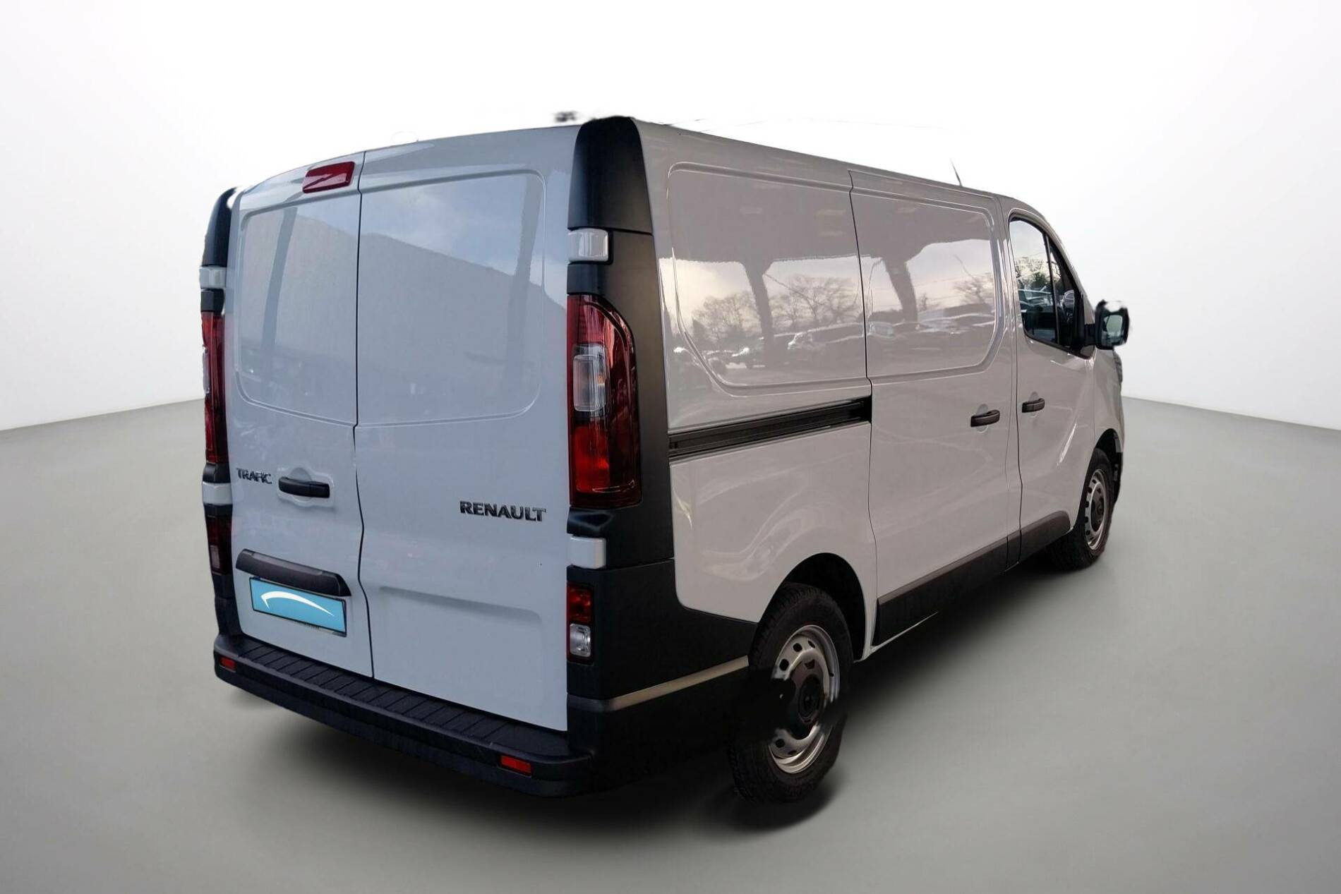 Vente en ligne Renault Trafic 3 Fourgon TRAFIC FGN L1H1 3000 KG BLUE DCI 130 au prix de 24 990 €