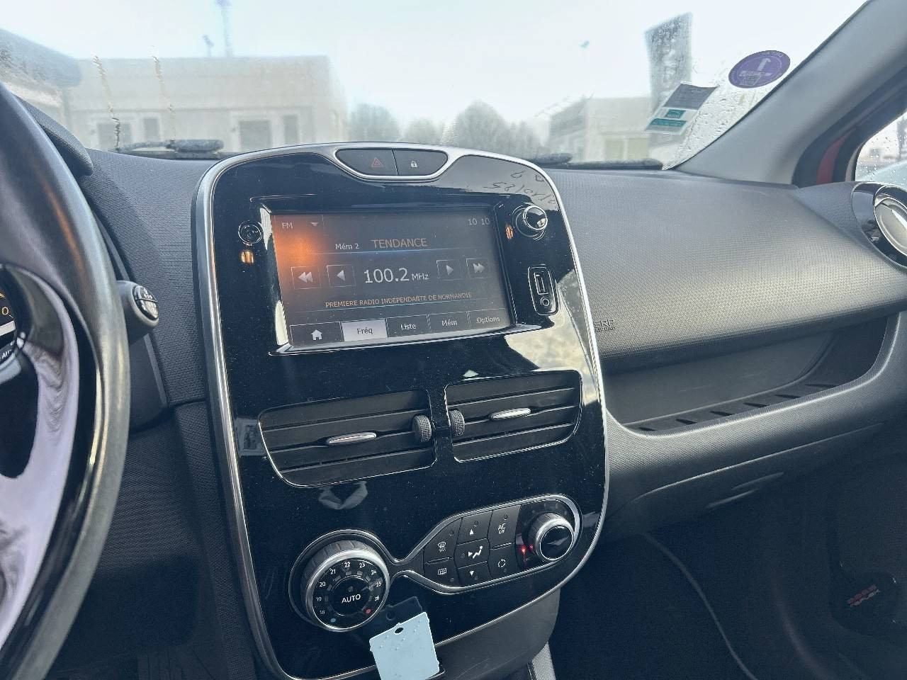 Vente en ligne Renault Clio 4  TCe 90 eco2 au prix de 9 590 €