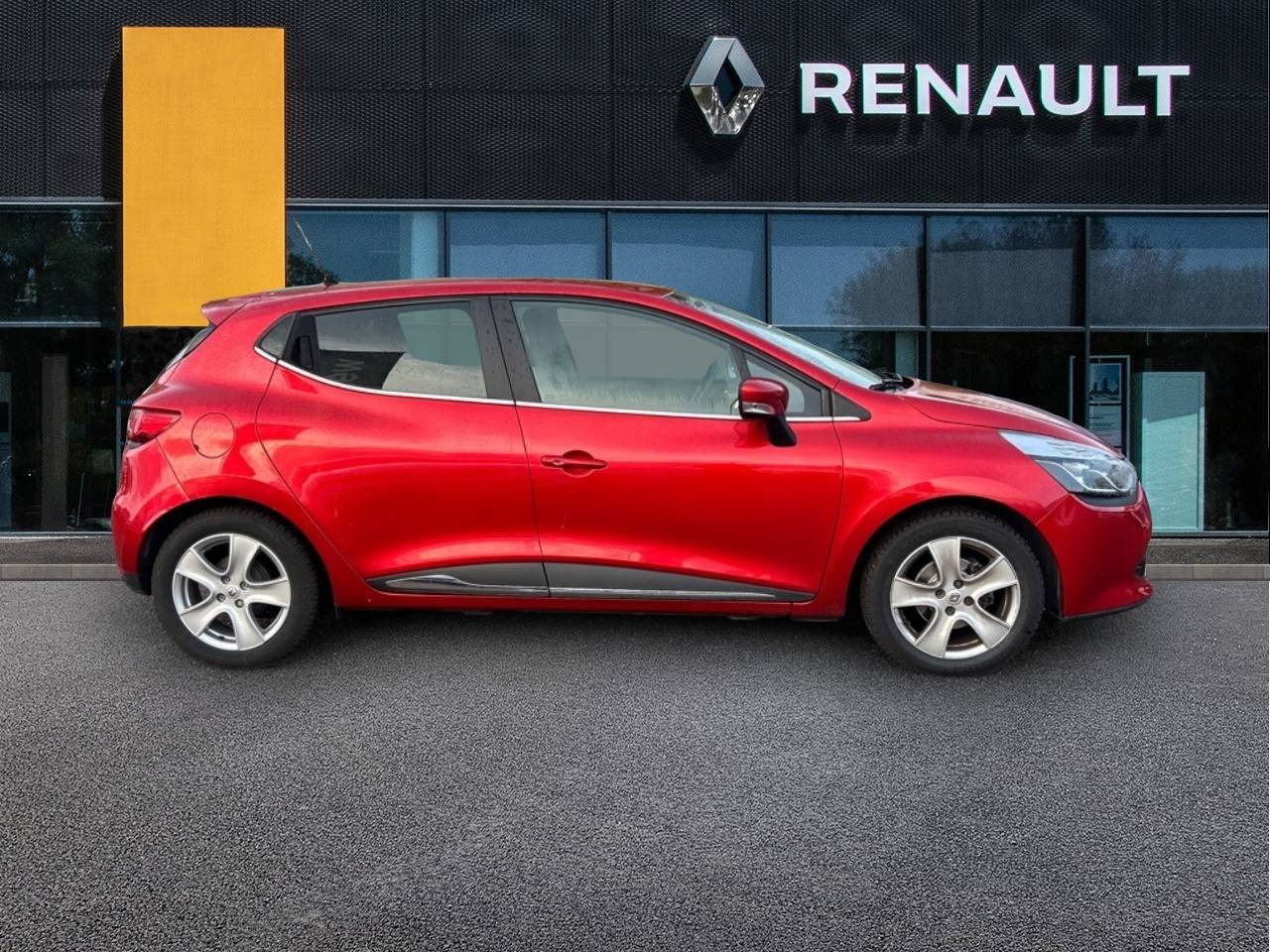 Vente en ligne Renault Clio 4  TCe 90 eco2 au prix de 9 590 €