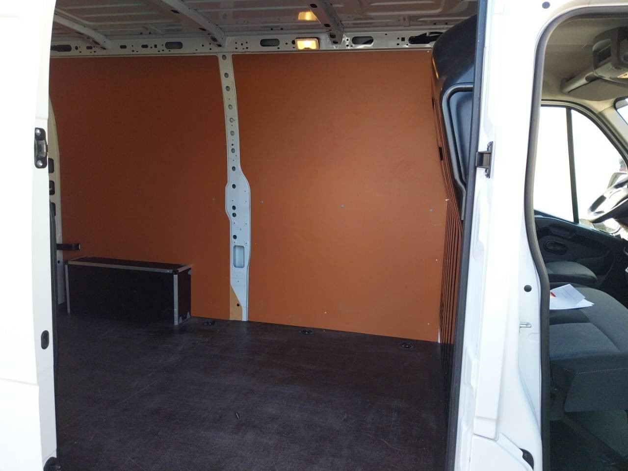 Vente en ligne Renault Master Fourgon MASTER FGN TRAC F3500 L2H2 BLUE DCI 135 au prix de 27 990 €