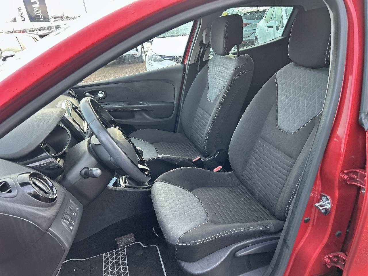 Vente en ligne Renault Clio 4  TCe 90 eco2 au prix de 9 590 €