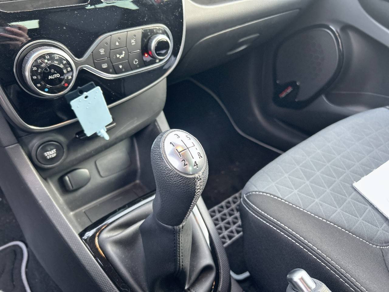 Vente en ligne Renault Clio 4  TCe 90 eco2 au prix de 9 590 €