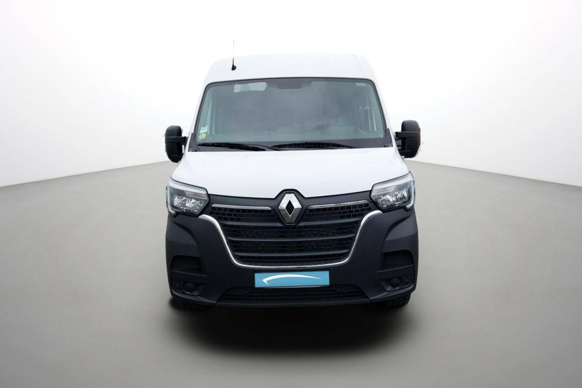 Vente en ligne Renault Master Fourgon MASTER FGN TRAC F3500 L2H2 BLUE DCI 135 au prix de 29 990 €