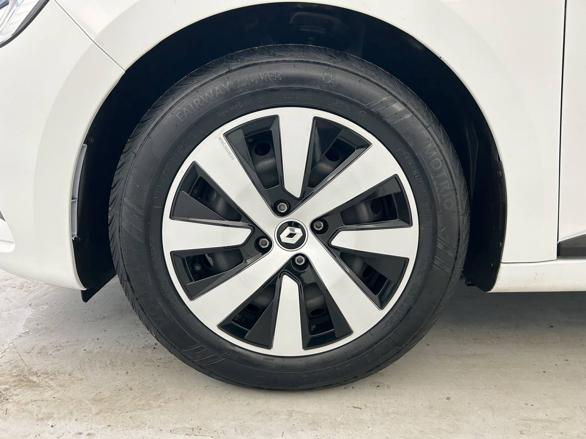 Vente en ligne Renault Clio 5 Clio TCe 90 au prix de 14 590 €