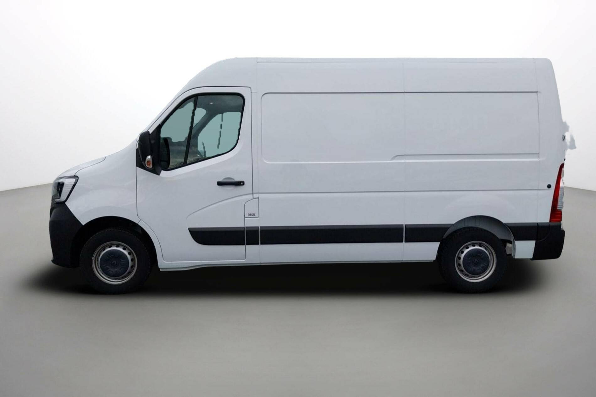 Vente en ligne Renault Master Fourgon MASTER FGN TRAC F3500 L2H2 BLUE DCI 135 au prix de 29 990 €
