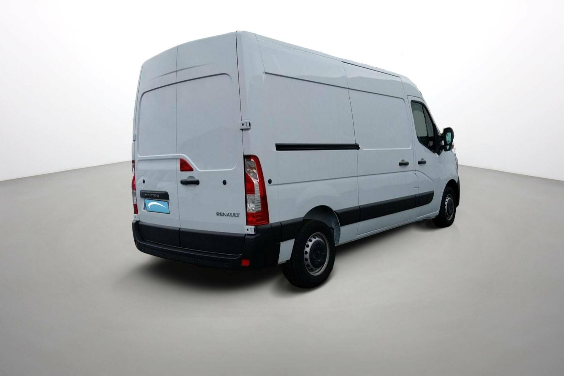 Vente en ligne Renault Master Fourgon MASTER FGN TRAC F3500 L2H2 BLUE DCI 135 au prix de 29 990 €